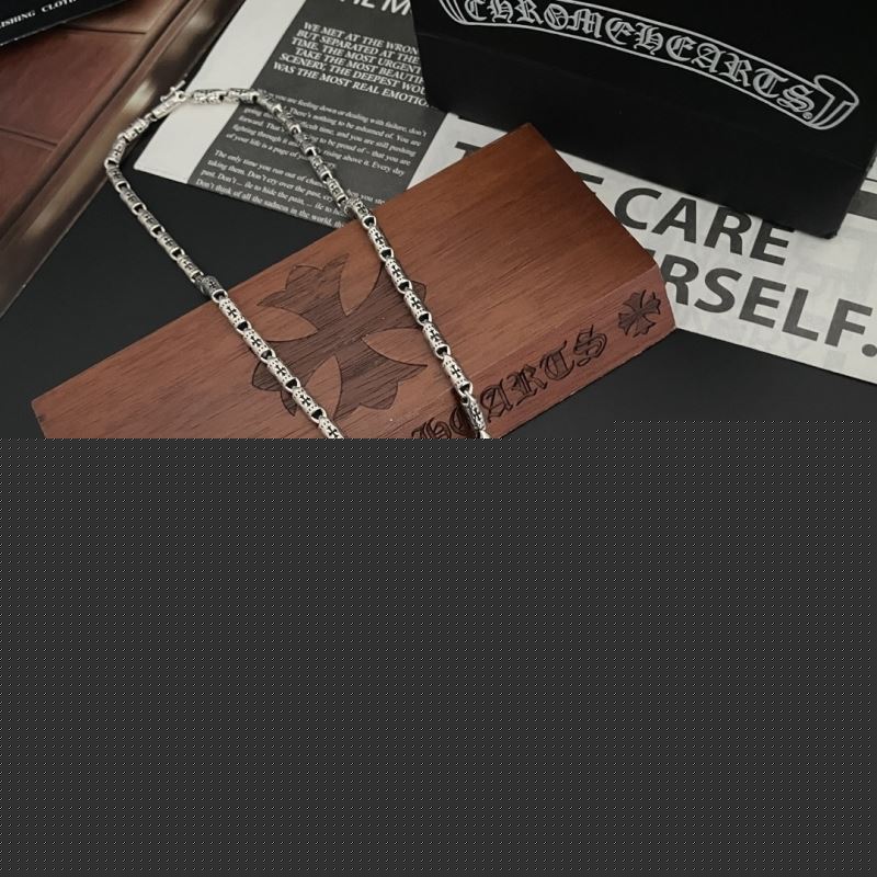 Ch**me He**ts necklaces